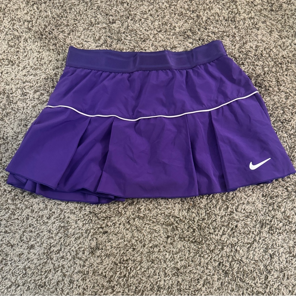Nike Women's Court Victory Dri-FIT Tennis Skort Purple w/ white piping Medium